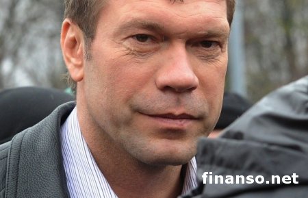 Глава Минобразования рассказал, как Царев прокручивал махинации с бумагой для книг