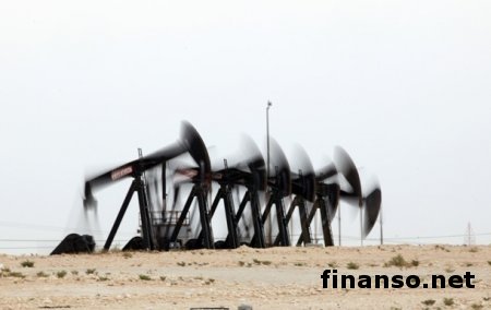 Впервые за два года цена барреля нефти WTI упала значительно ниже $80