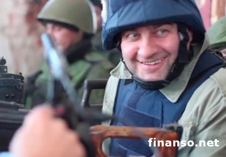 В театре во время спектакля Пореченкову на сцену бросили пистолет: "На, Миша, постреляй"