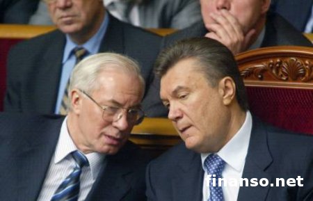 После побега из Украины Януковичу и Азарову продолжали выплачивать пенсии - открыто уголовное дело