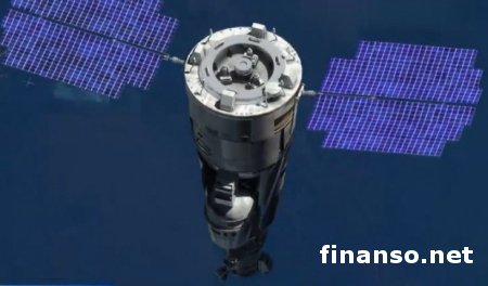 Из-за падения рубля и санкций РФ вынуждена "заморозить" свои космические проекты