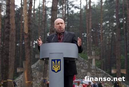 Турчинов не исключает возможности введения военного положения