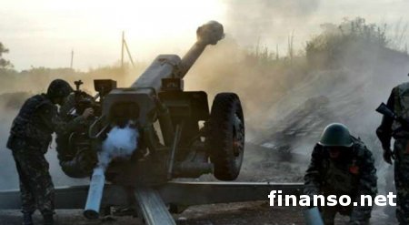 Тымчук: террористы стягивают бронемашины, танки и артиллерию к буферной зоне