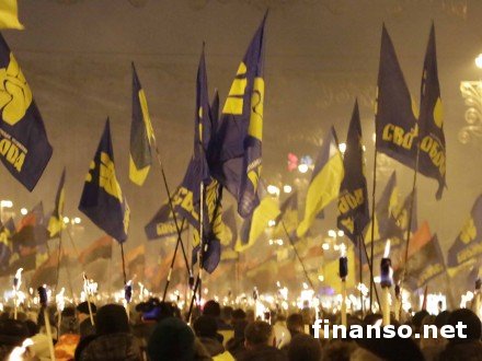 В Киеве в факельном шествии приняли участие более 2500 человек – подробности