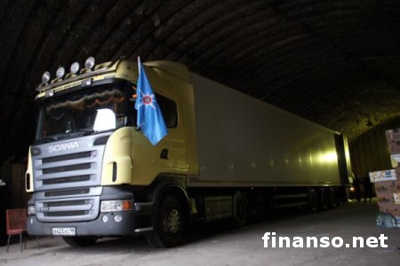 60 грузовиков очередного "гумконвоя" РФ прибыли в Донецк