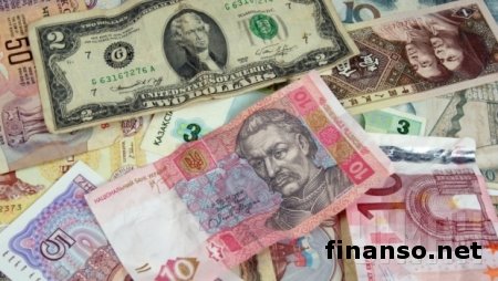 НБУ: курс гривны укреплен до 15,75 гривен за доллар