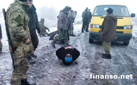 Рядом с 29-м блокпостом подорвался автомобиль с гражданскими – последствия