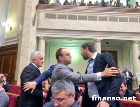В Раде между Парасюком и Литвиным произошла потасовка – подробности