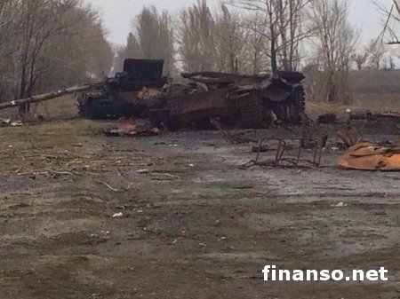 Под Новоазовском в районе базы ВС РФ «Тени» подорвали два российских танка с экипажем