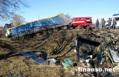 ЧП на Полтавщине: в результате ДТП погибли 7 пассажиров автобуса