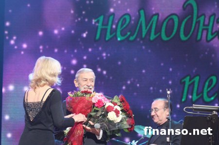 На концерте в Киеве Вахтанг Кикабидзе спел «Червону руту» на грузинском языке