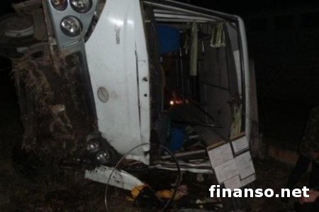 ЧП в Броварах: маршрутка с пассажирами слетела с моста – последствия