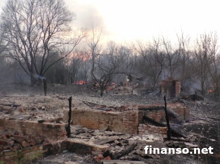 ГСЧС: в масштабном пожаре на Черниговщине сгорели более 20 зданий