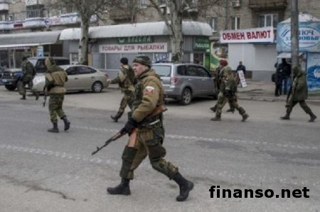 Гранатометчики и автоматчики ДНР на танках перекрыли центр Донецка