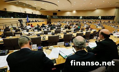 Европарламент призвал изменить стратегию отношений с РФ