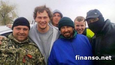 В Сети обнародовано фото вратаря сборной Украины и донецкого «Шахтера» А. Пятова с боевиками