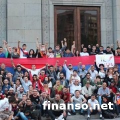 Массовые акции протеста в Армении проходят уже в пяти городах