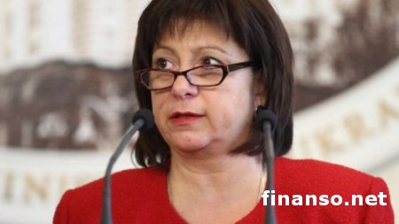 Правительство до конца 2015 года сократит 20% госслужащих - Яресько