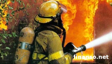 Ночью горел элитный район Киева