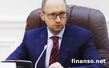 Яценюк распорядился штрафовать суда РФ, которые приходят из Крыма