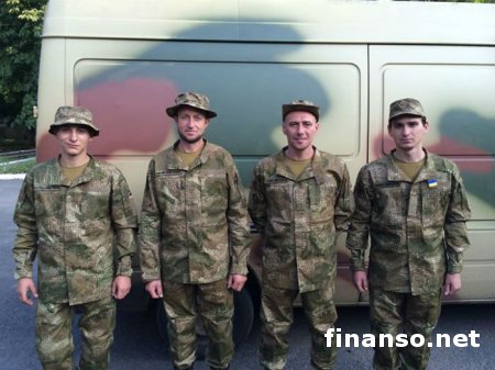 Бирюков показал новую военную форму для бойцов АТО