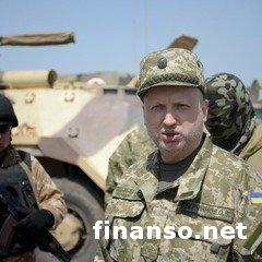 Турчинов обещает ввести в Украине военное положение