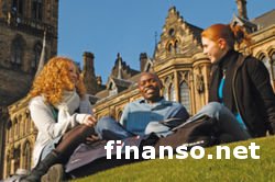 50% студентов-юношей Италии хотели бы, чтобы с ними соседствовала девушка