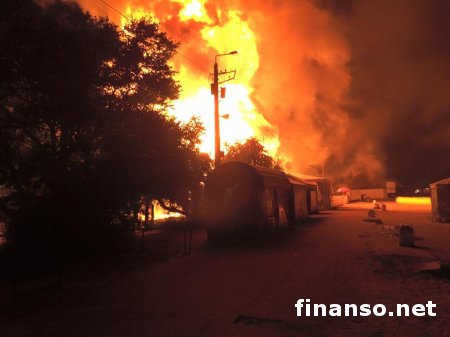 В ночном клубе в Одессе прогремел взрыв и возник сильный пожар