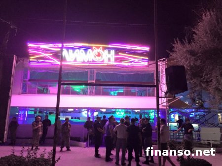 В ночном клубе в Одессе прогремел взрыв и возник сильный пожар