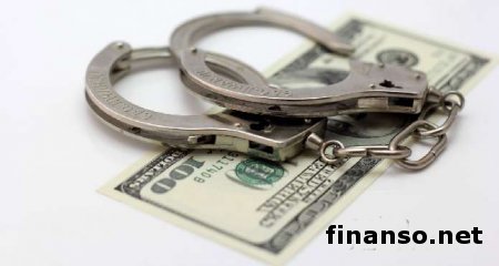 Петр Порошенко уволил двух глав районов, попавшихся на взятке