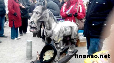 В Запорожье открыт памятник главе МИД РФ Сергею Лаврову