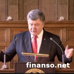 Украина вернет Донбасс и Крым без военного вмешательства – Порошенко