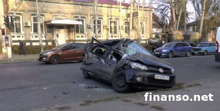 В Николаеве произошло столкновение БТР с легковым автомобилем