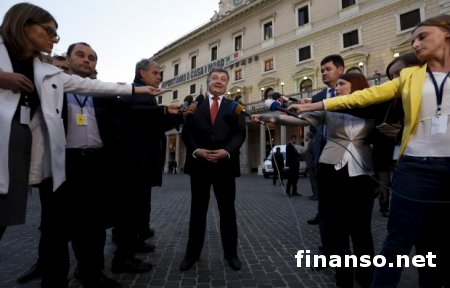 Порошенко в Италии: миру нужно объединиться в борьбе с терроризмом