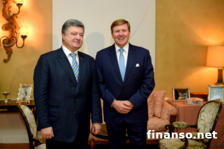 Порошенко рассказал о встрече с королем Нидерландов по рейсу МН17