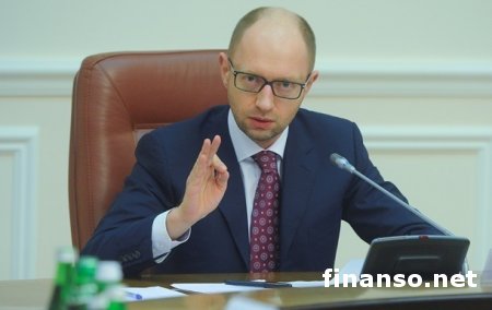 Кабмин на 25% повысил Яценюку зарплату