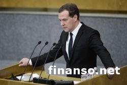 Драматичное снижение цен нефти создает угрозы для бюджета – Медведев