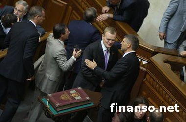 В АП хотят перенести голосование за изменение в Конституцию и особый статус Донбасса на осень