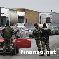 Взятка за свободу: за вывоз вещей из Крыма пограничники берут 600 долларов