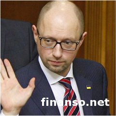 Глава Минобороны наградил Яценюка гангстерским пулеметом Томпсон