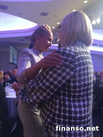 Ланч в Вашингтоне: Тимошенко и Герман обнялись и назвали друг друга сестрами