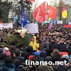 Масштабный митинг под Радой: 1000 аграриев выдвинули требования