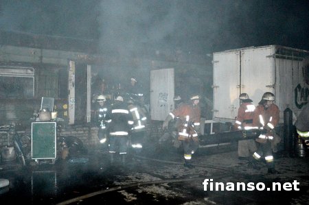 Огромный пожар в Днепропетровске: горели 100 метров Лоцманского спуска