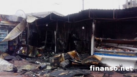 В Киеве у станции метро Дорогожичи произошел пожар, сгорели МАФы