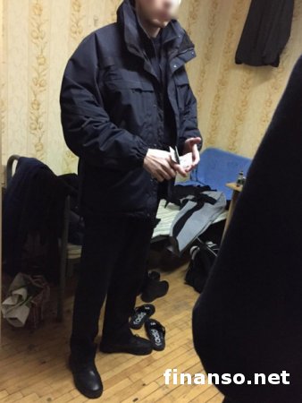 Начальник полиции в Киеве ограбил место происшествия на 11 тысяч долларов