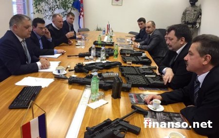 В Украине показали купленное в ЕС летальное оружие