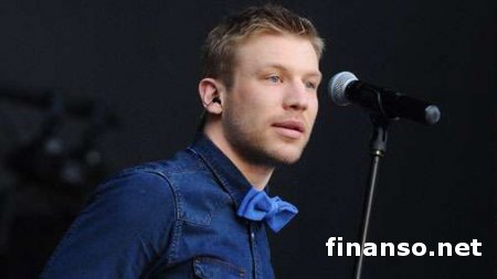 Иван Дорн на концерте в Москве заставил публику передать привет Киеву