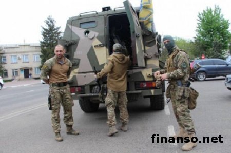 В Одессу из Мариуполя перебросили сотни бойцов полка «Азов»