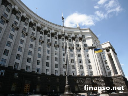 Кабмин хочет отменить налог на пенсии и поднять соцстандарты на 10%