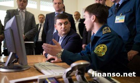 Гройсманом выдвинут ультиматум таможенникам во Львове: наведение порядка или увольнение